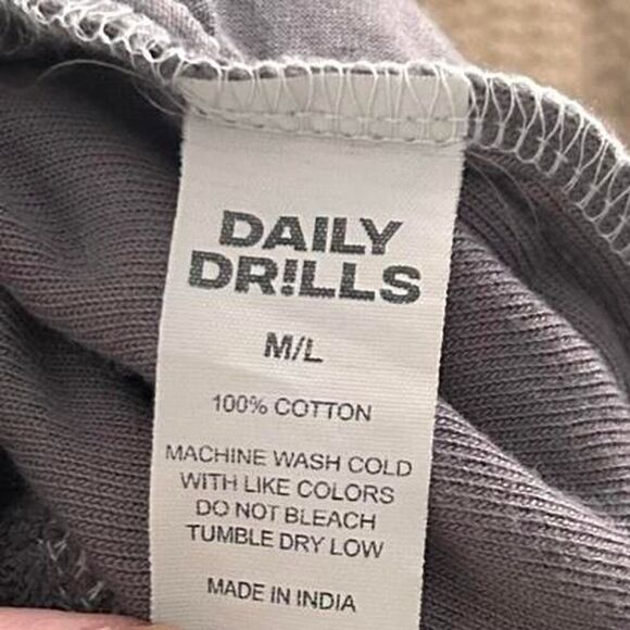 Daily Drills Grey Charcoal Terry Cloth Drawstring Sweat Shorts Relaxed Fit M/L - Picture 5 of 5